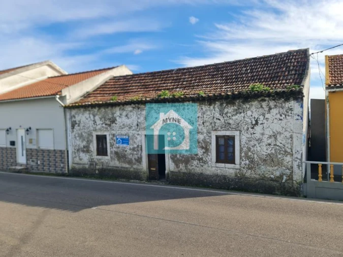 Moradia T2 para Venda em Cela Foto 1