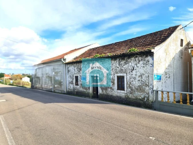 Moradia T2 para Venda em Cela Foto 2