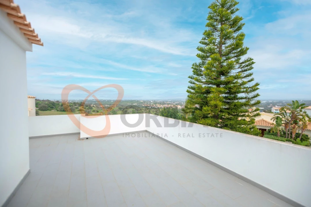 Moradia T6 para Venda em Albufeira e Olhos de Água Foto 13