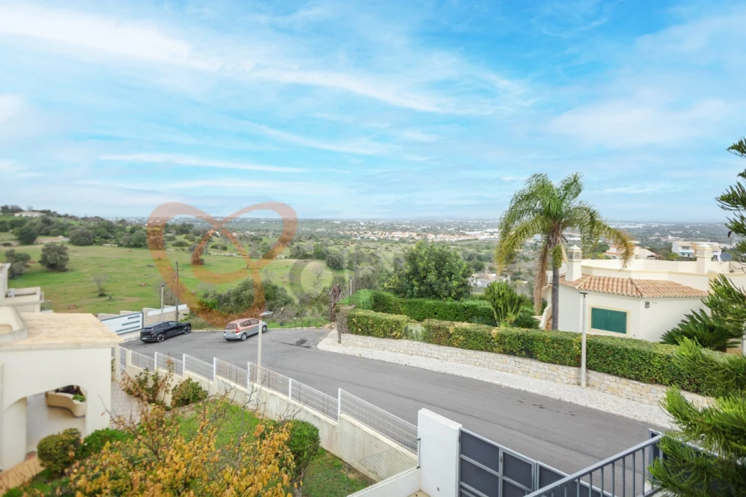 Moradia T6 para Venda em Albufeira e Olhos de Água Foto 14