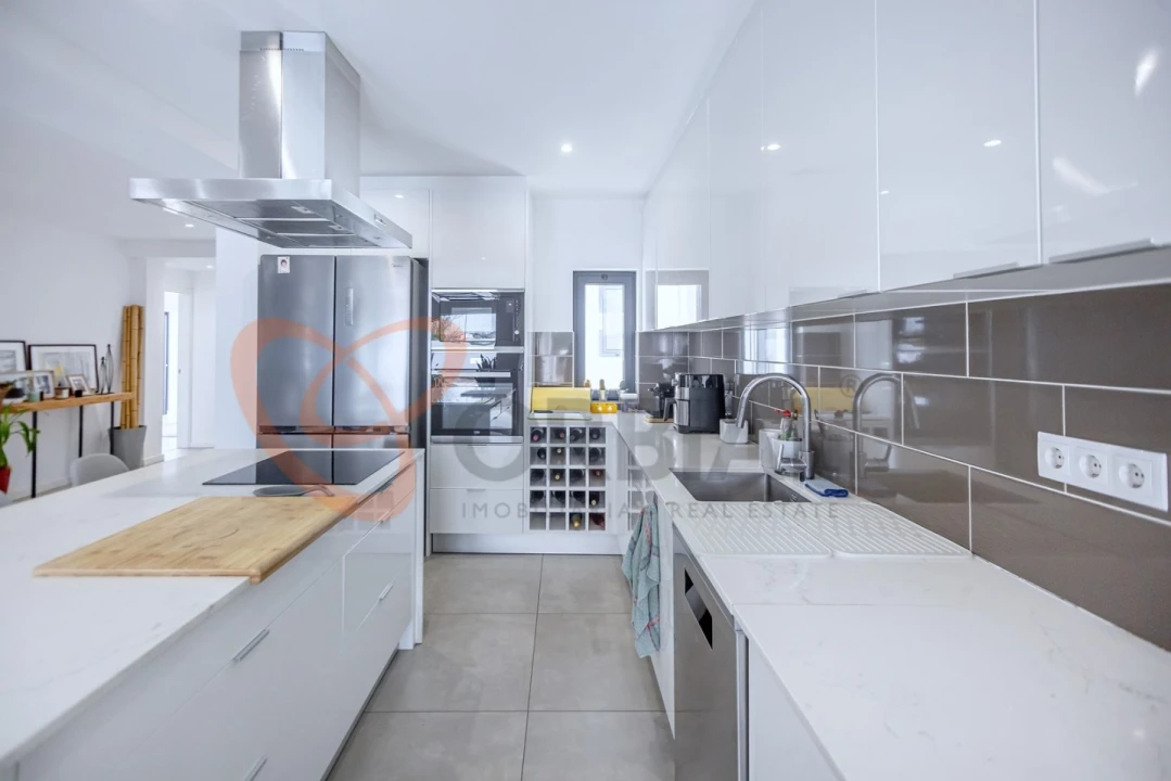 Moradia T6 para Venda em Albufeira e Olhos de Água Foto 11