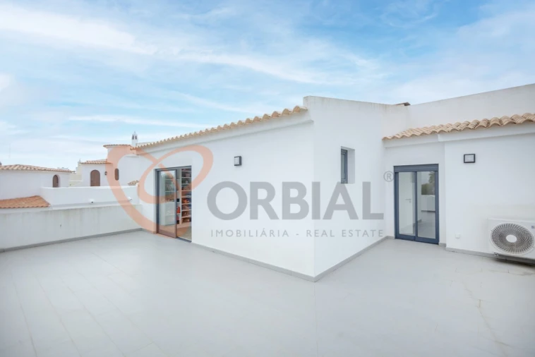 Moradia T6 para Venda em Albufeira e Olhos de Água Foto 15