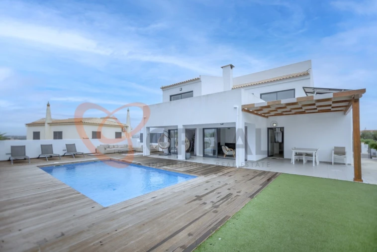 Moradia T6 para Venda em Albufeira e Olhos de Água Foto 2