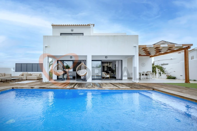 Moradia T6 para Venda em Albufeira e Olhos de Água