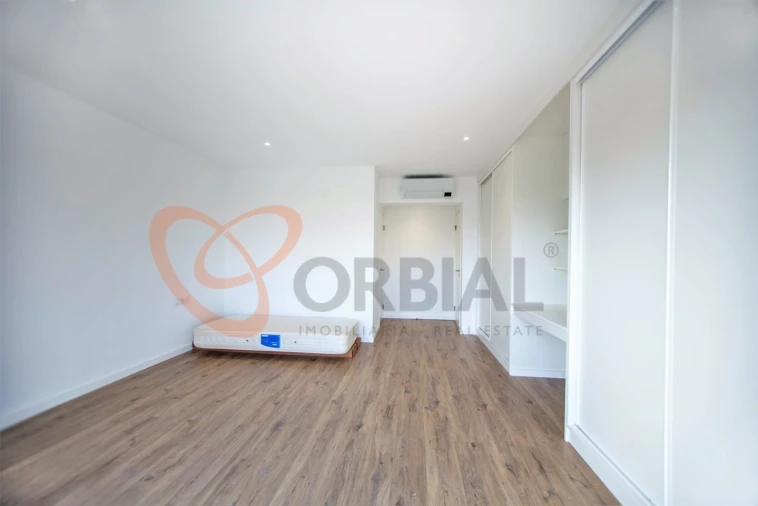 Moradia T6 para Venda em Albufeira e Olhos de Água Foto 60