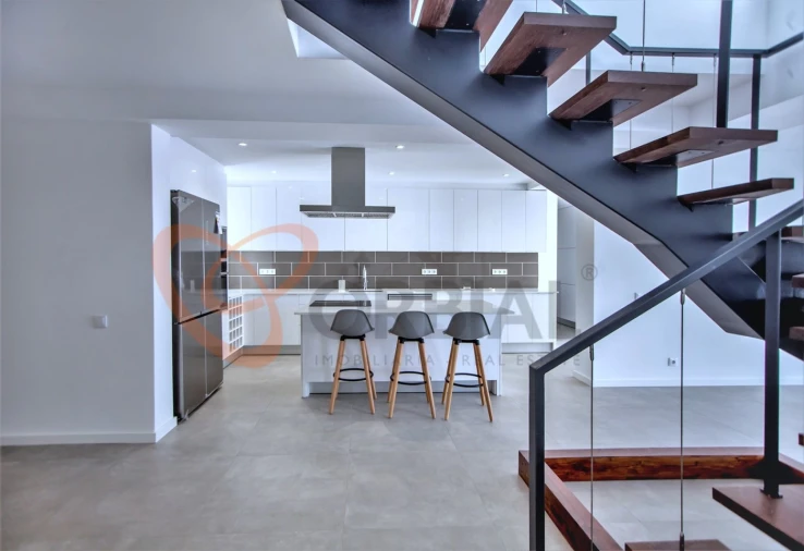 Moradia T6 para Venda em Albufeira e Olhos de Água Foto 12