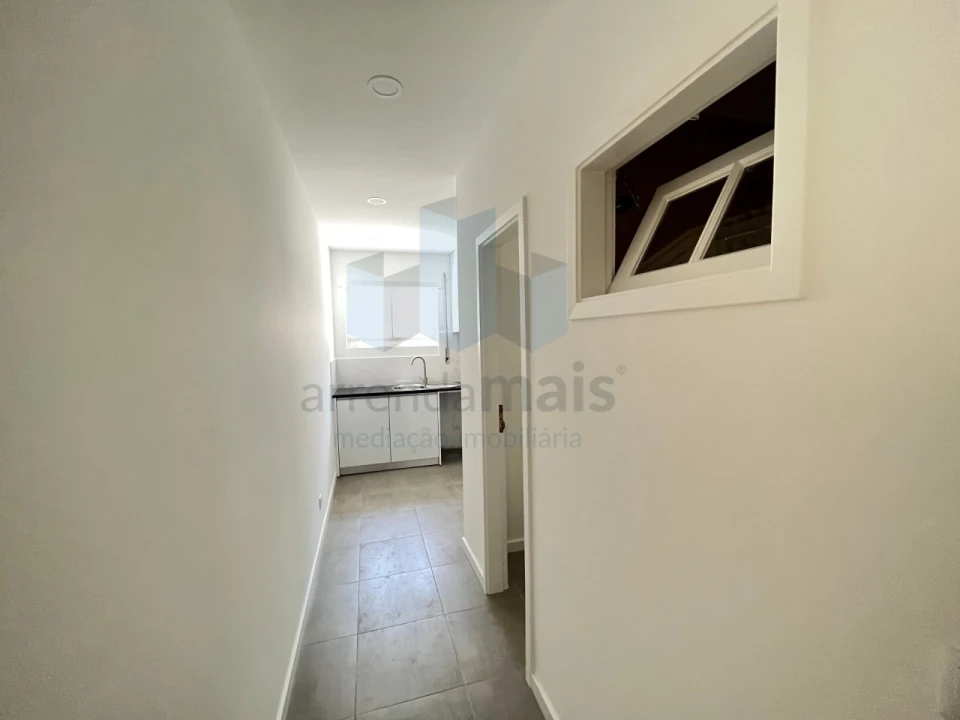 Apartamento T3 para Arrendamento em Santa Clara e Castelo Viegas Foto 16