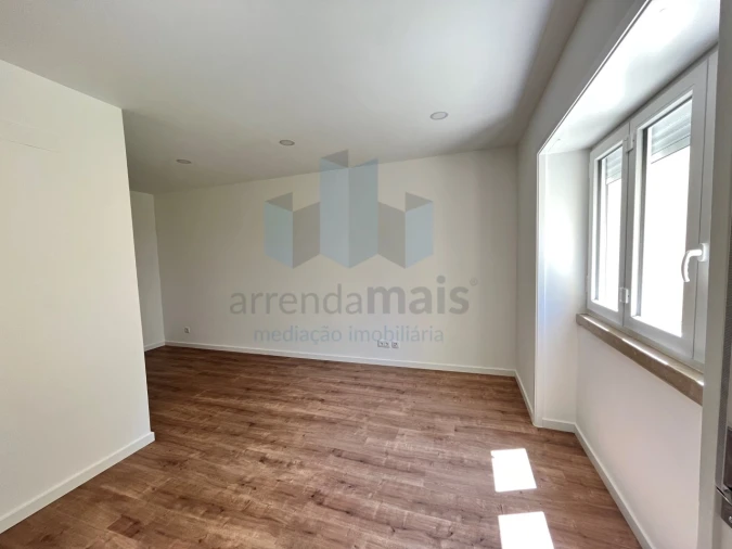 Apartamento T3 para Arrendamento em Santa Clara e Castelo Viegas Foto 5