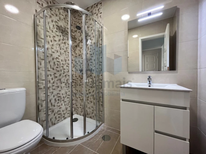 Apartamento T3 para Arrendamento em Santa Clara e Castelo Viegas Foto 8