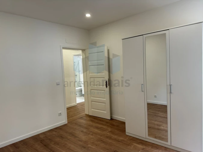 Apartamento T3 para Arrendamento em Santa Clara e Castelo Viegas Foto 18