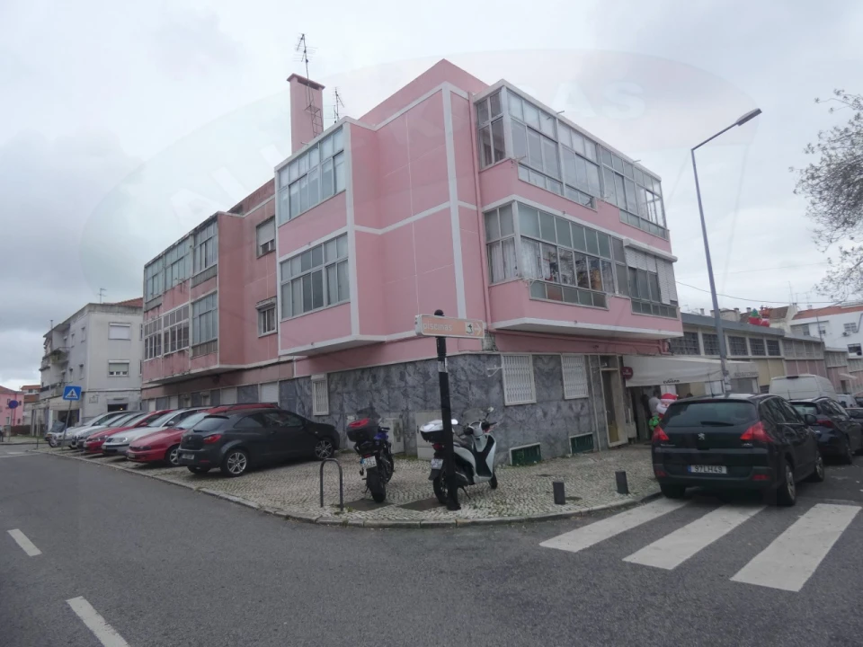 Apartamento T1 para Venda em Águas Livres Foto 16