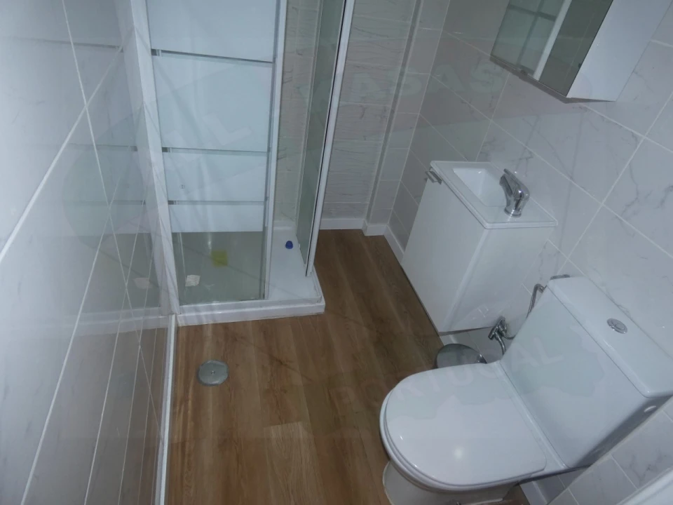 Apartamento T1 para Venda em Águas Livres Foto 5