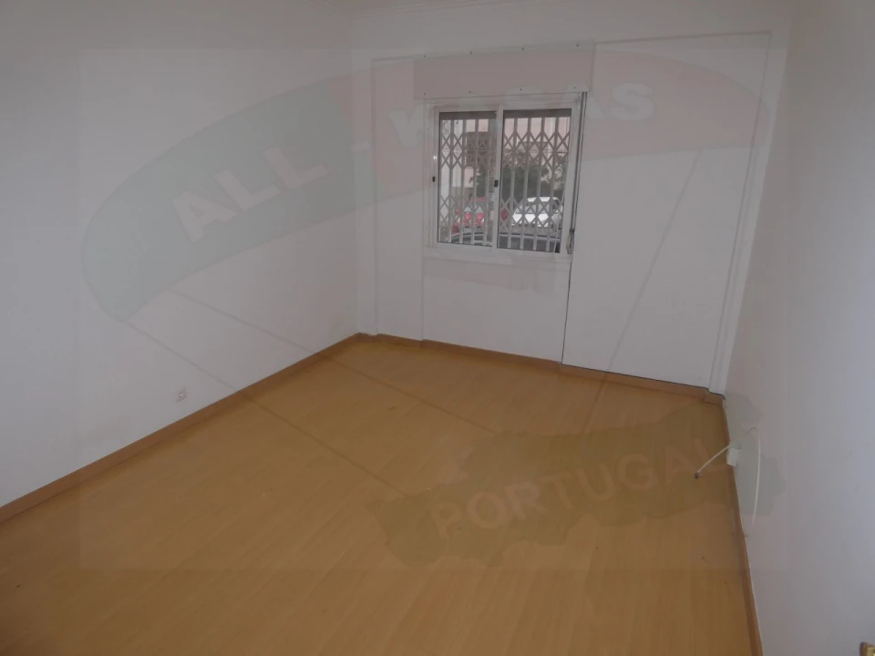 Apartamento T1 para Venda em Águas Livres Foto 7