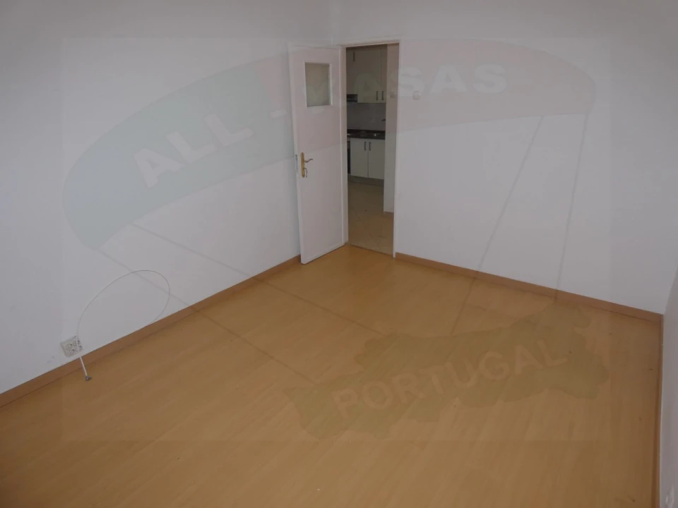 Apartamento T1 para Venda em Águas Livres Foto 9