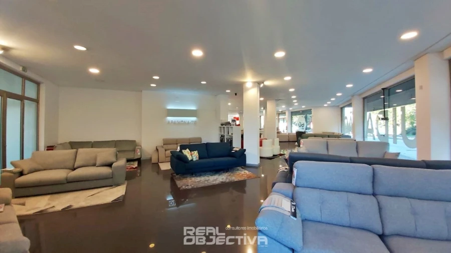 Loja para Arrendamento em Cedofeita, Santo Ildefonso, Sé, Miragaia, São Nicolau e Vitória Foto 9