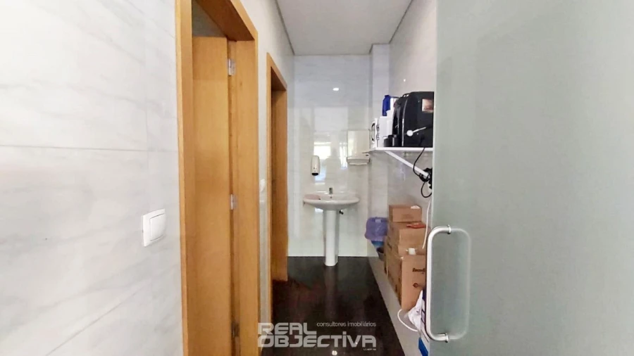 Loja para Arrendamento em Cedofeita, Santo Ildefonso, Sé, Miragaia, São Nicolau e Vitória Foto 13