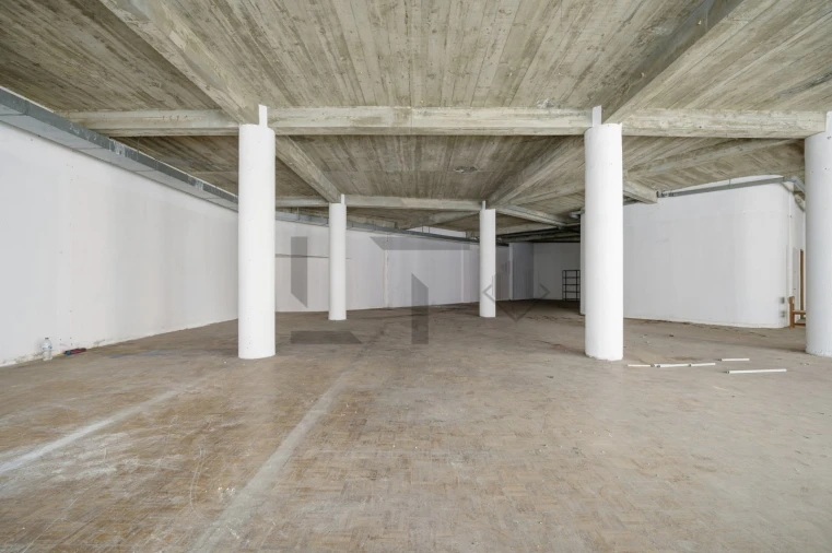 Loja para Arrendamento em Algés, Linda-A-Velha e Cruz Quebrada-Dafundo Foto 15