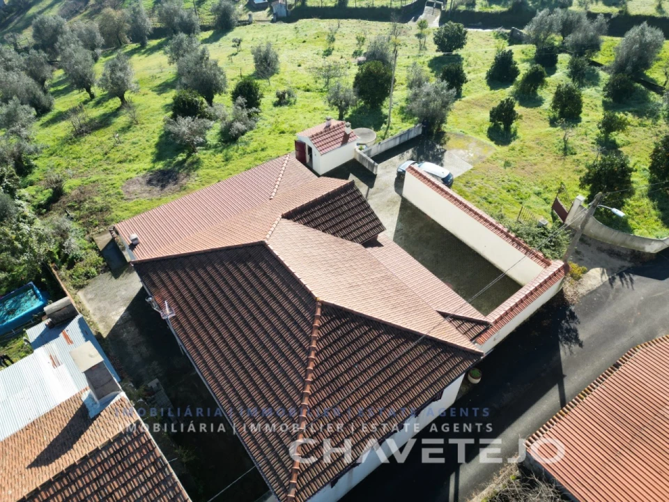 Moradia T3 para Venda em Serra e Junceira Foto 4