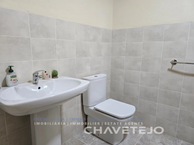 Moradia T3 para Venda em Serra e Junceira Foto 13