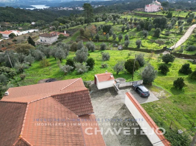 Moradia T3 para Venda em Serra e Junceira Foto 9