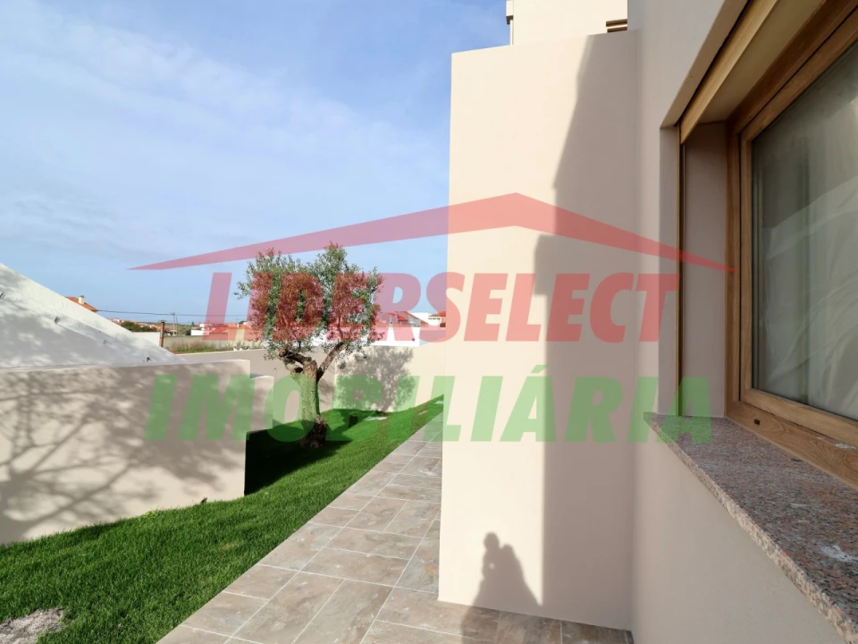 Moradia T3 para Venda em Silveira Foto 5