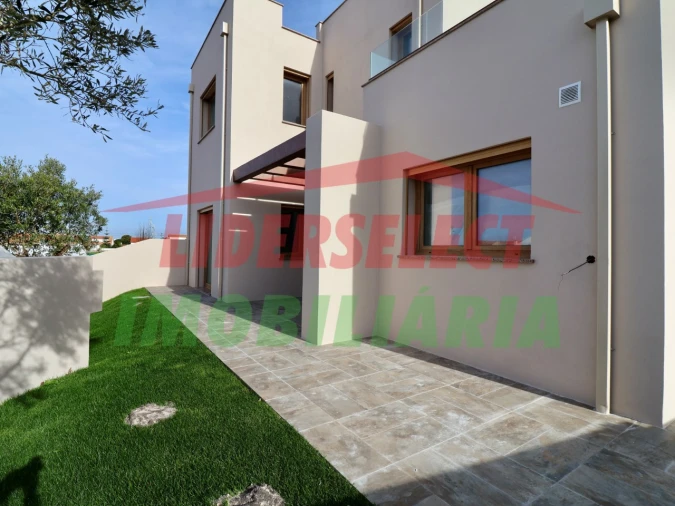 Moradia T3 para Venda em Silveira