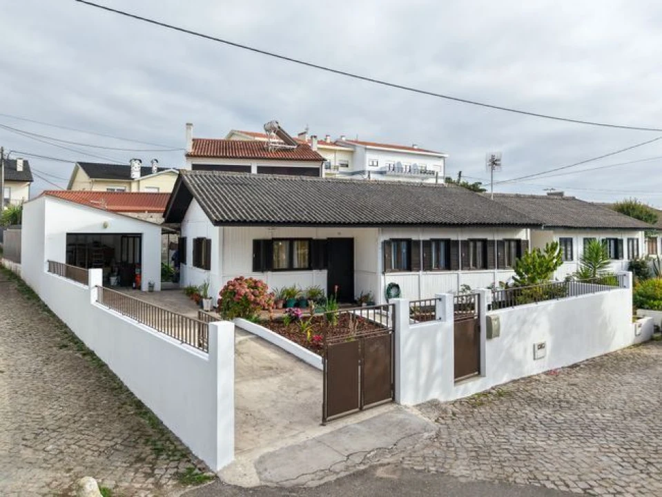 Moradia T3 para Venda em Tavarede Foto 17