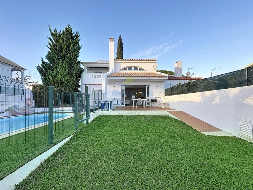 Moradia T3 para Venda em Albufeira e Olhos de Água Foto 3