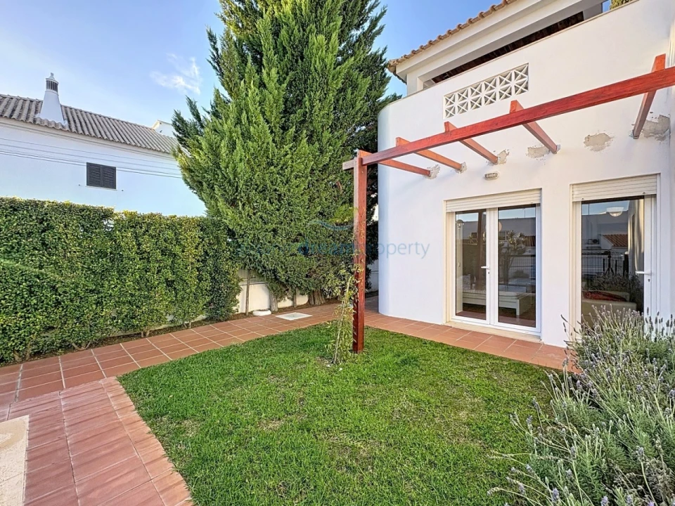 Moradia T3 para Venda em Albufeira e Olhos de Água Foto 2