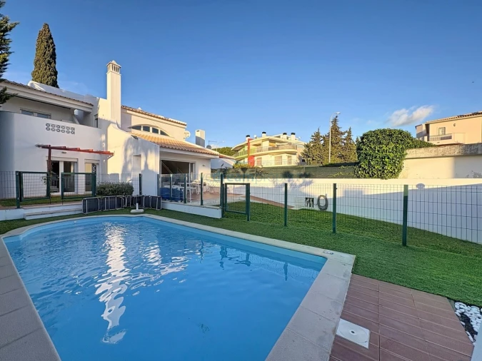 Moradia T3 para Venda em Albufeira e Olhos de Água