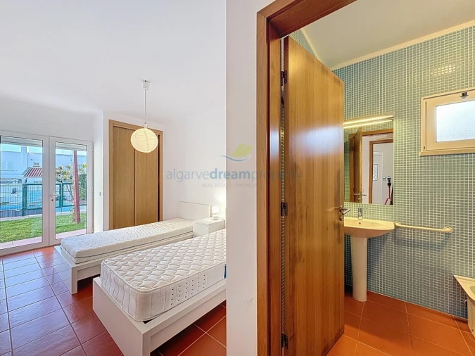 Moradia T3 para Venda em Albufeira e Olhos de Água Foto 14