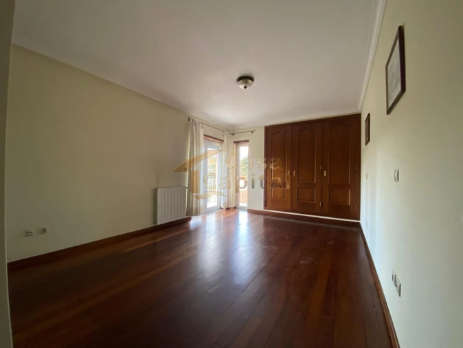 Moradia T4 para Venda em Mateus Foto 18