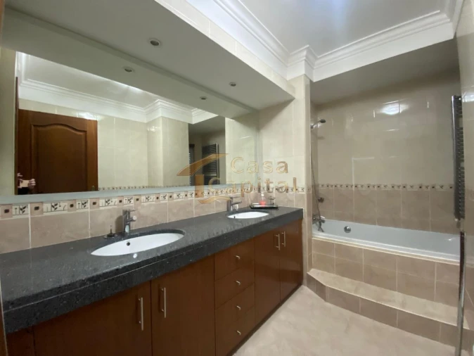 Moradia T4 para Venda em Mateus Foto 22