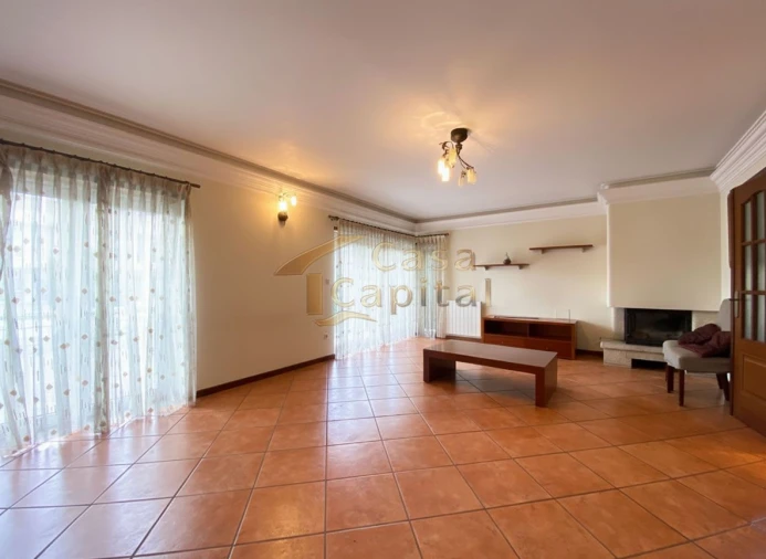 Moradia T4 para Venda em Mateus Foto 3