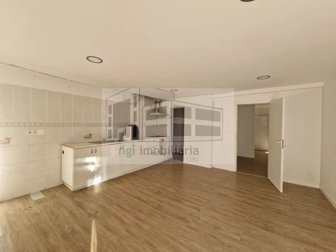 Apartamento T3 para Venda em Ramada e Caneças Foto 2