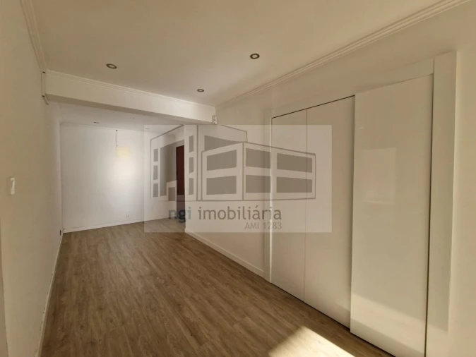 Apartamento T3 para Venda em Ramada e Caneças Foto 17