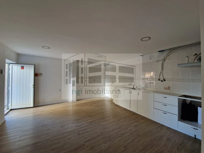 Apartamento T3 para Venda em Ramada e Caneças