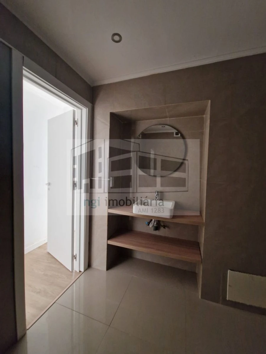 Apartamento T3 para Venda em Ramada e Caneças Foto 12