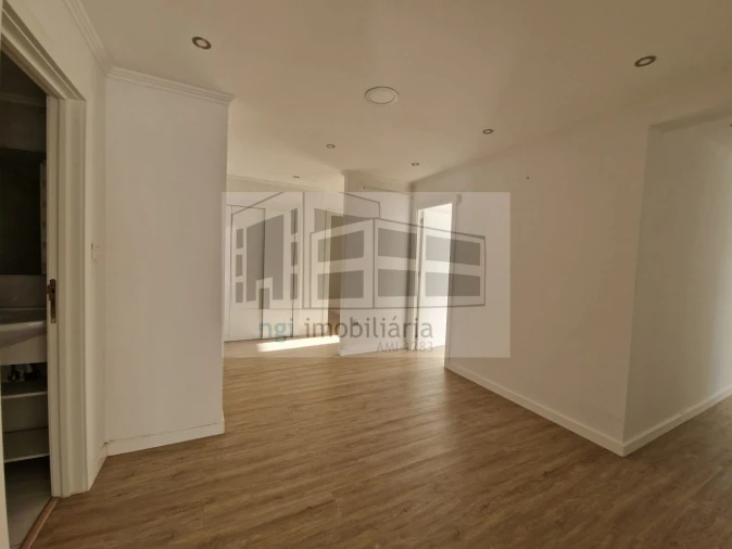 Apartamento T3 para Venda em Ramada e Caneças Foto 7