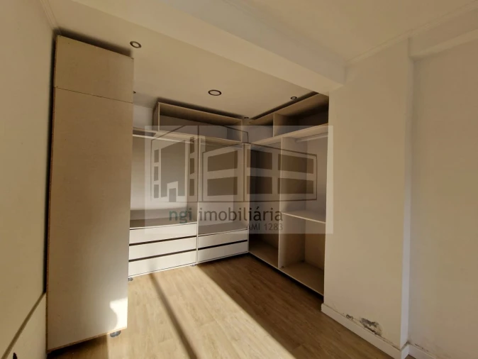 Apartamento T3 para Venda em Ramada e Caneças Foto 10