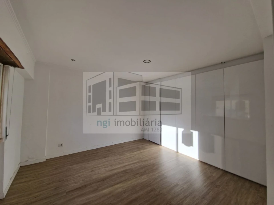 Apartamento T3 para Venda em Ramada e Caneças Foto 19