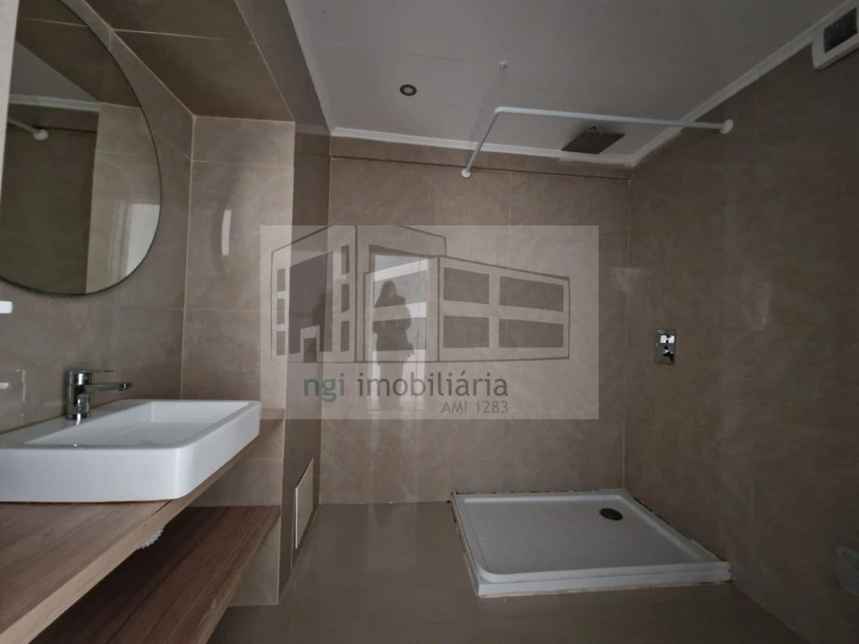 Apartamento T3 para Venda em Ramada e Caneças Foto 14