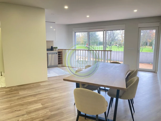 Moradia T2 para Venda em Arvore Foto 8