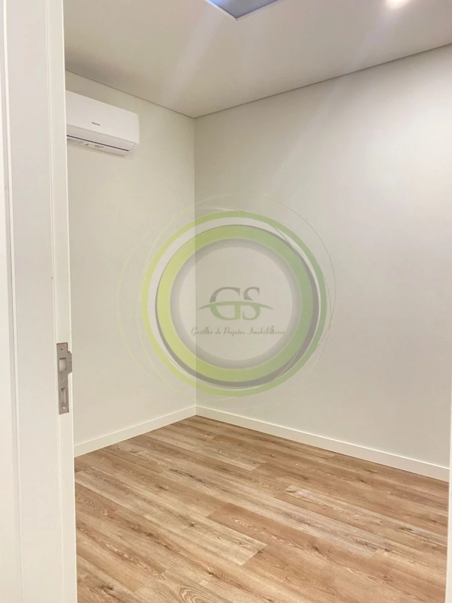 Moradia T2 para Venda em Arvore Foto 12