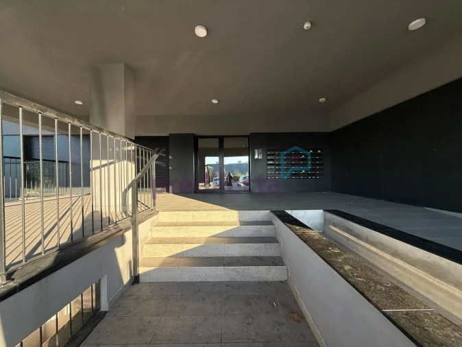 Apartamento T1 para Arrendamento em Paranhos Foto 8