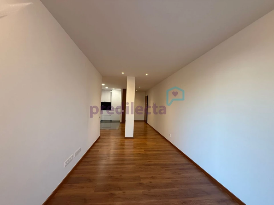 Apartamento T1 para Arrendamento em Paranhos Foto 3