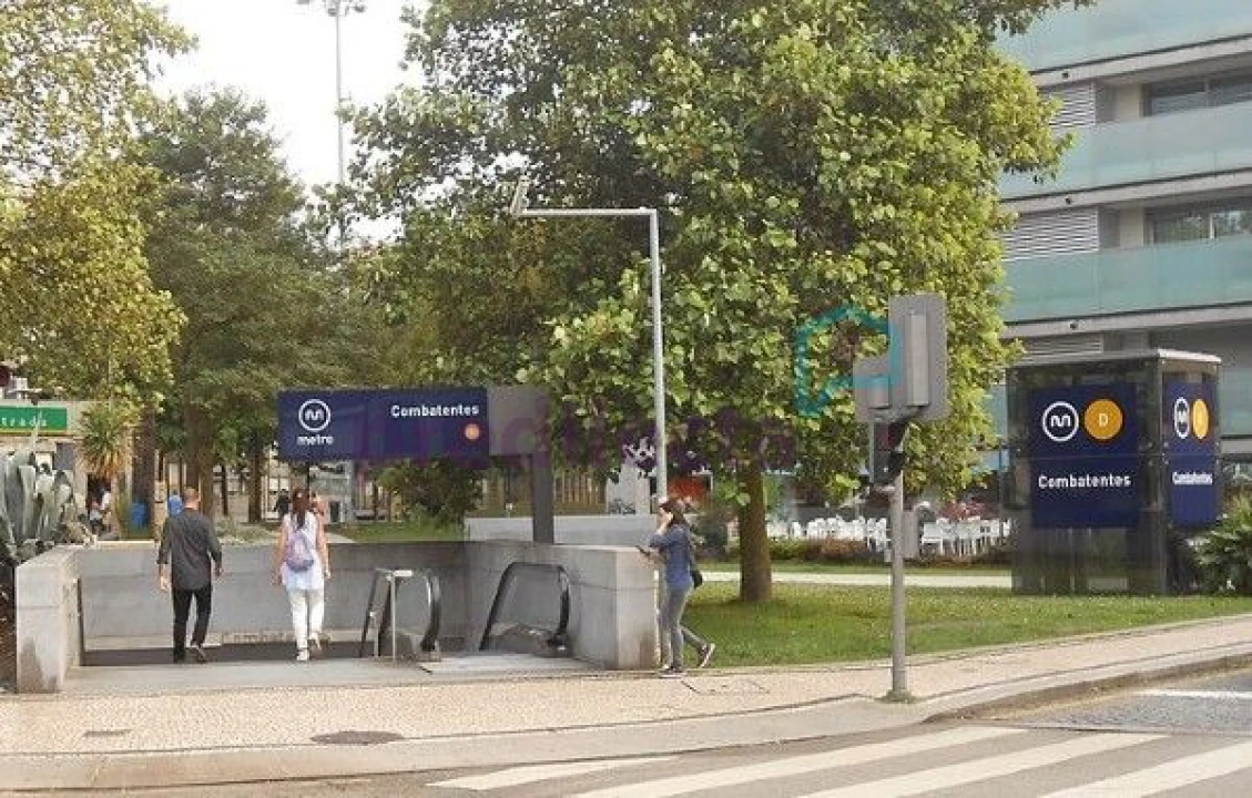 Apartamento T2 para Arrendamento em Paranhos Foto 1