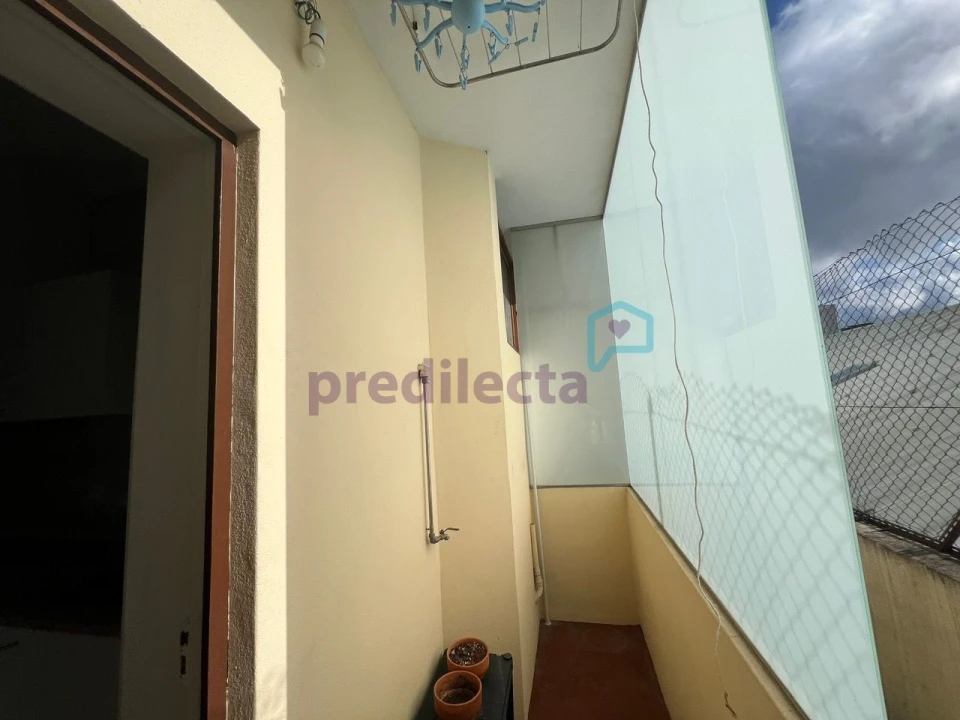 Apartamento T2 para Arrendamento em Paranhos Foto 9