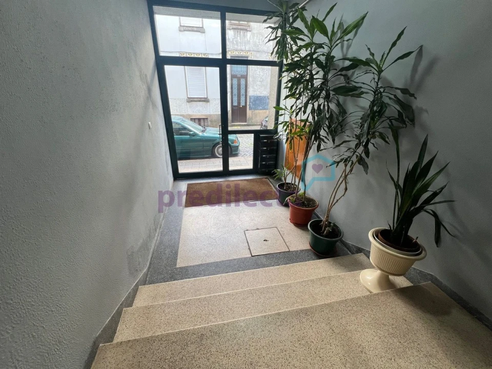 Apartamento T2 para Arrendamento em Paranhos Foto 4