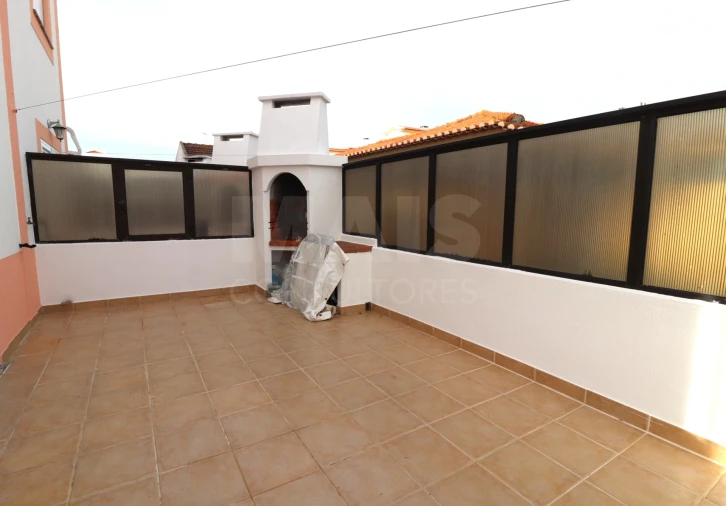 Moradia T3 para Venda em Atouguia da Baleia Foto 11